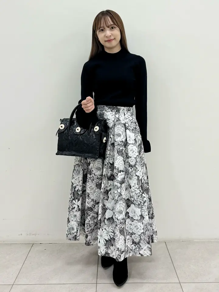 GRACE CONTINENTAL Miu Akamatsu コーディネート画像