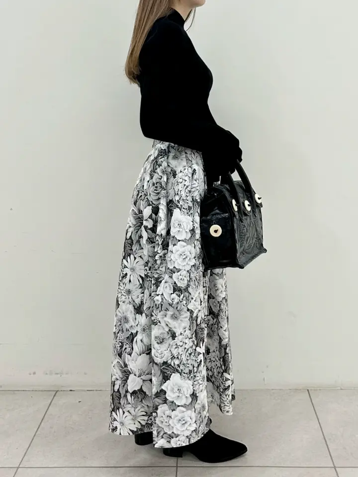 GRACE CONTINENTAL Miu Akamatsu コーディネート画像