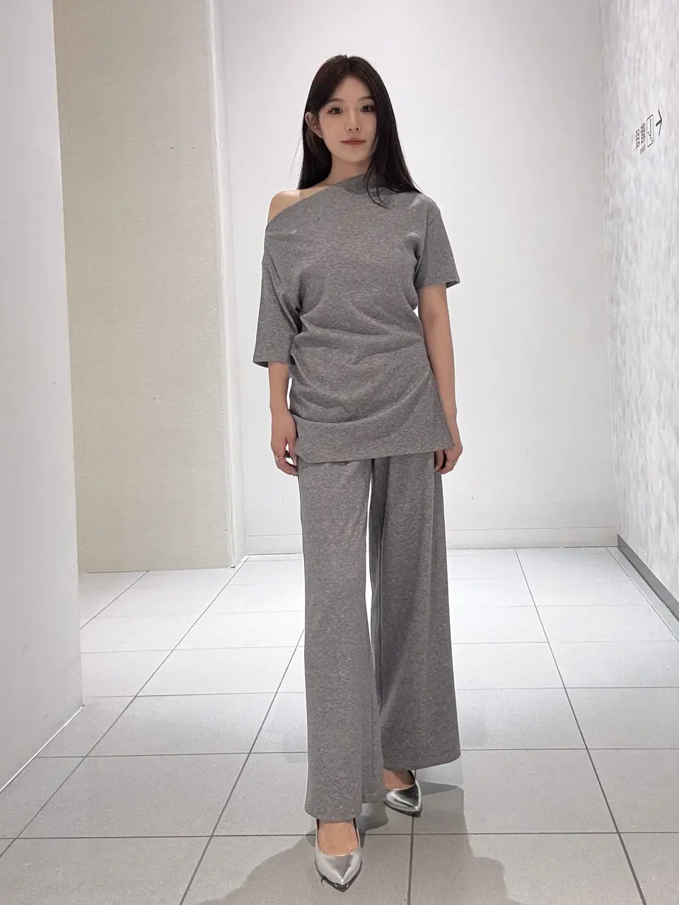 GRACE CONTINENTAL 王　宇キン コーディネート画像