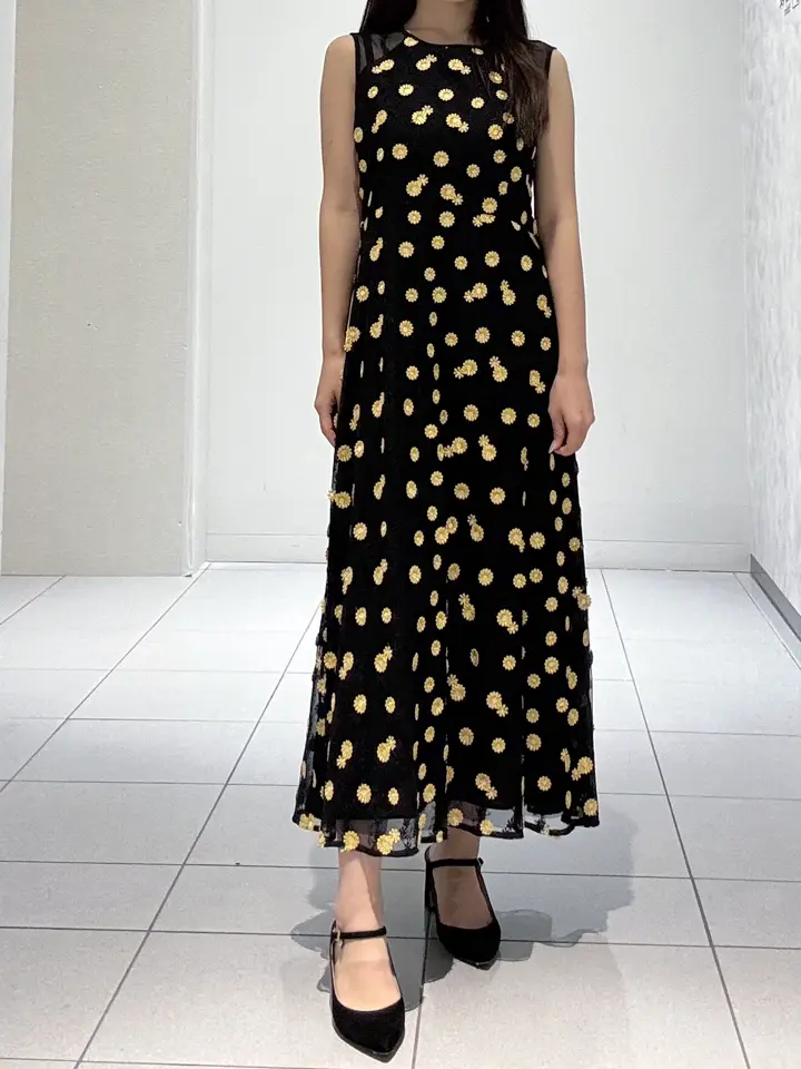 GRACE CONTINENTAL 王　宇キン コーディネート画像