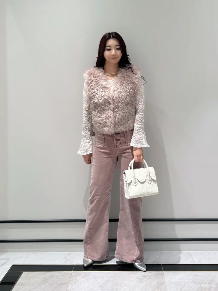 GRACE CONTINENTAL MOMOKO コーディネート画像