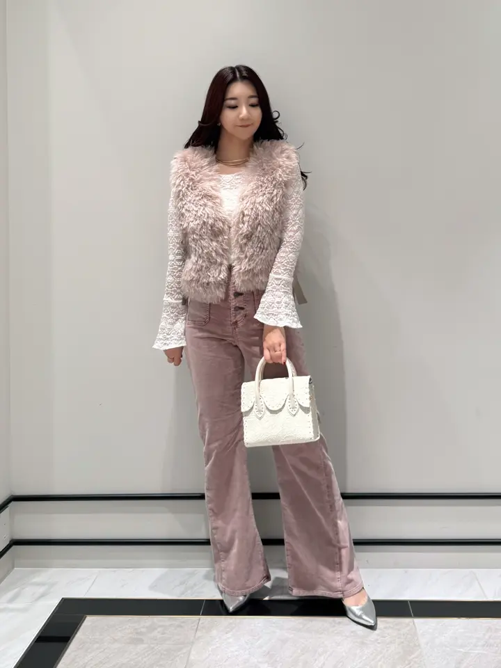 GRACE CONTINENTAL MOMOKO コーディネート画像