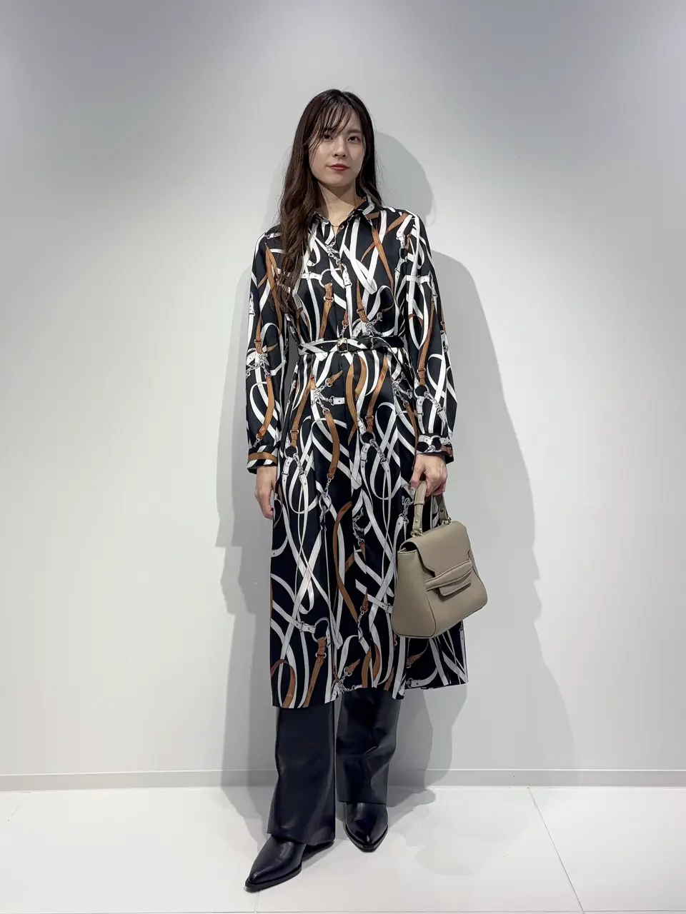 GRACE CONTINENTAL Hikaru Okada コーディネート画像