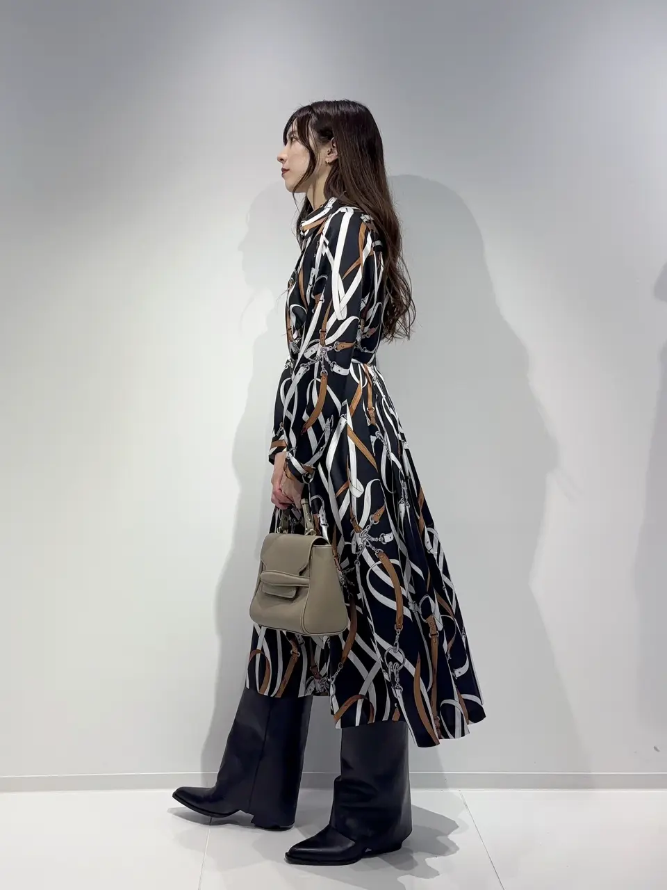 GRACE CONTINENTAL Hikaru Okada コーディネート画像