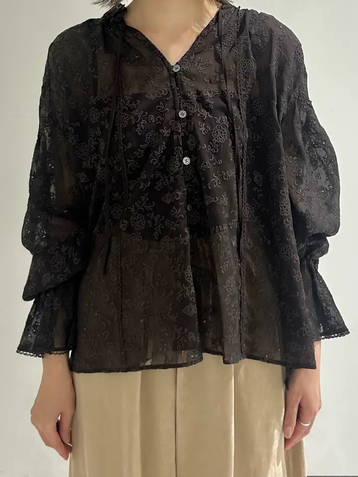 GRACE CONTINENTAL 狩野　珠季 コーディネート画像