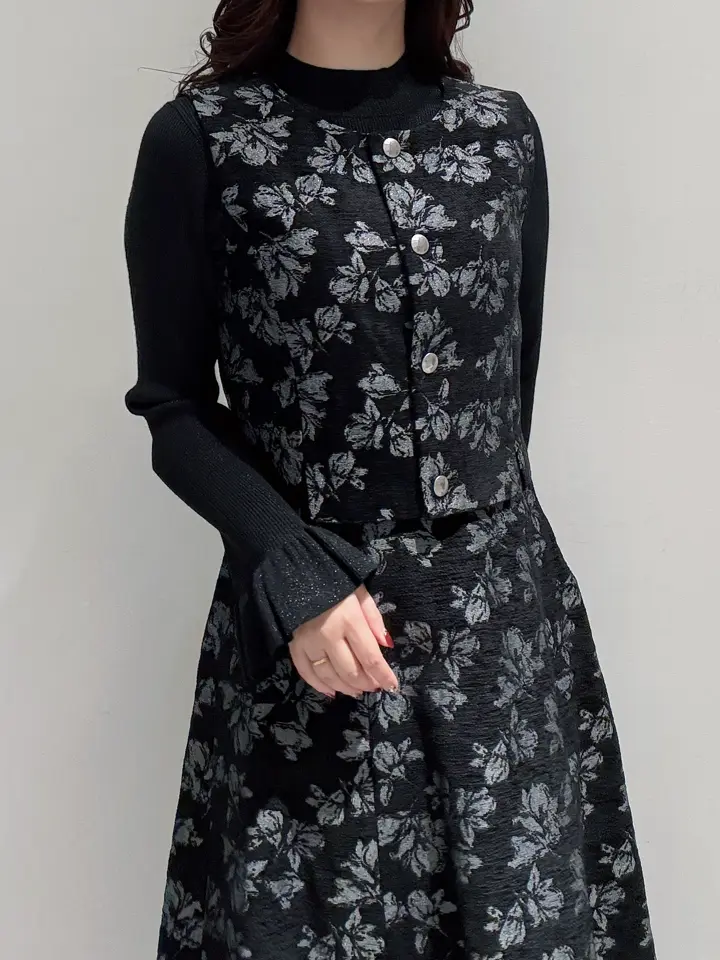 GRACE CONTINENTAL MOMOKO コーディネート画像