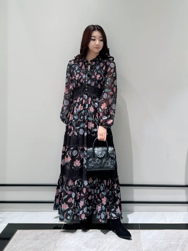 GRACE CONTINENTAL MOMOKO コーディネート画像