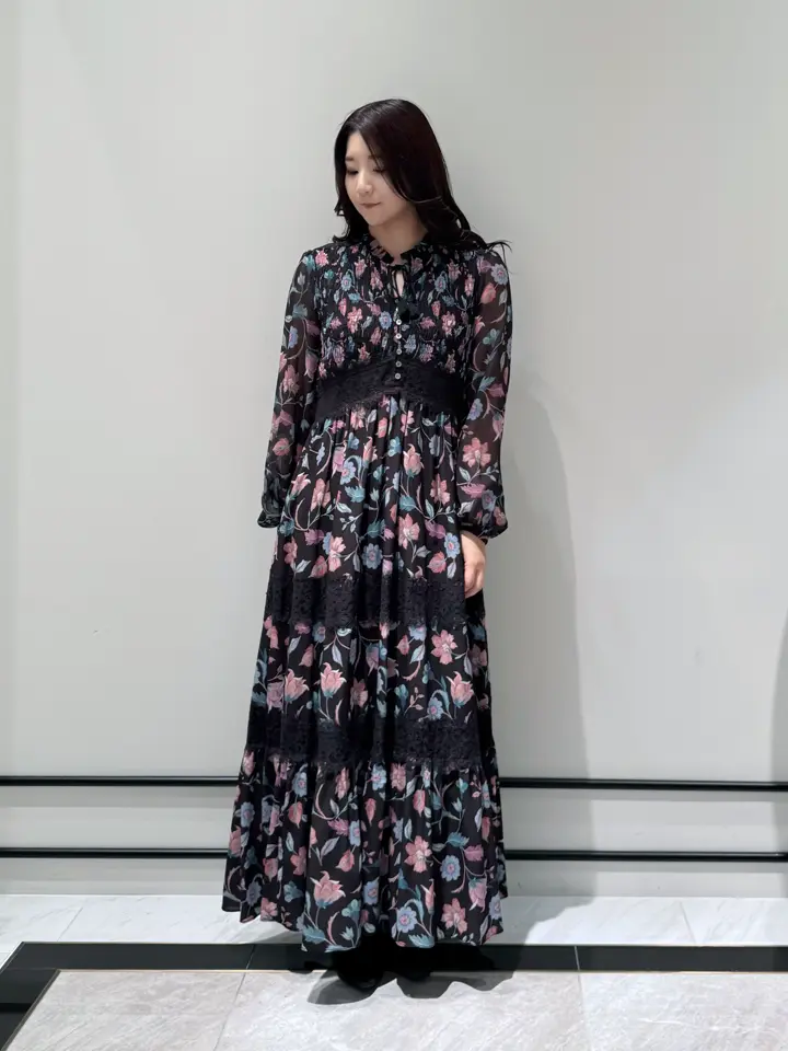 GRACE CONTINENTAL MOMOKO コーディネート画像