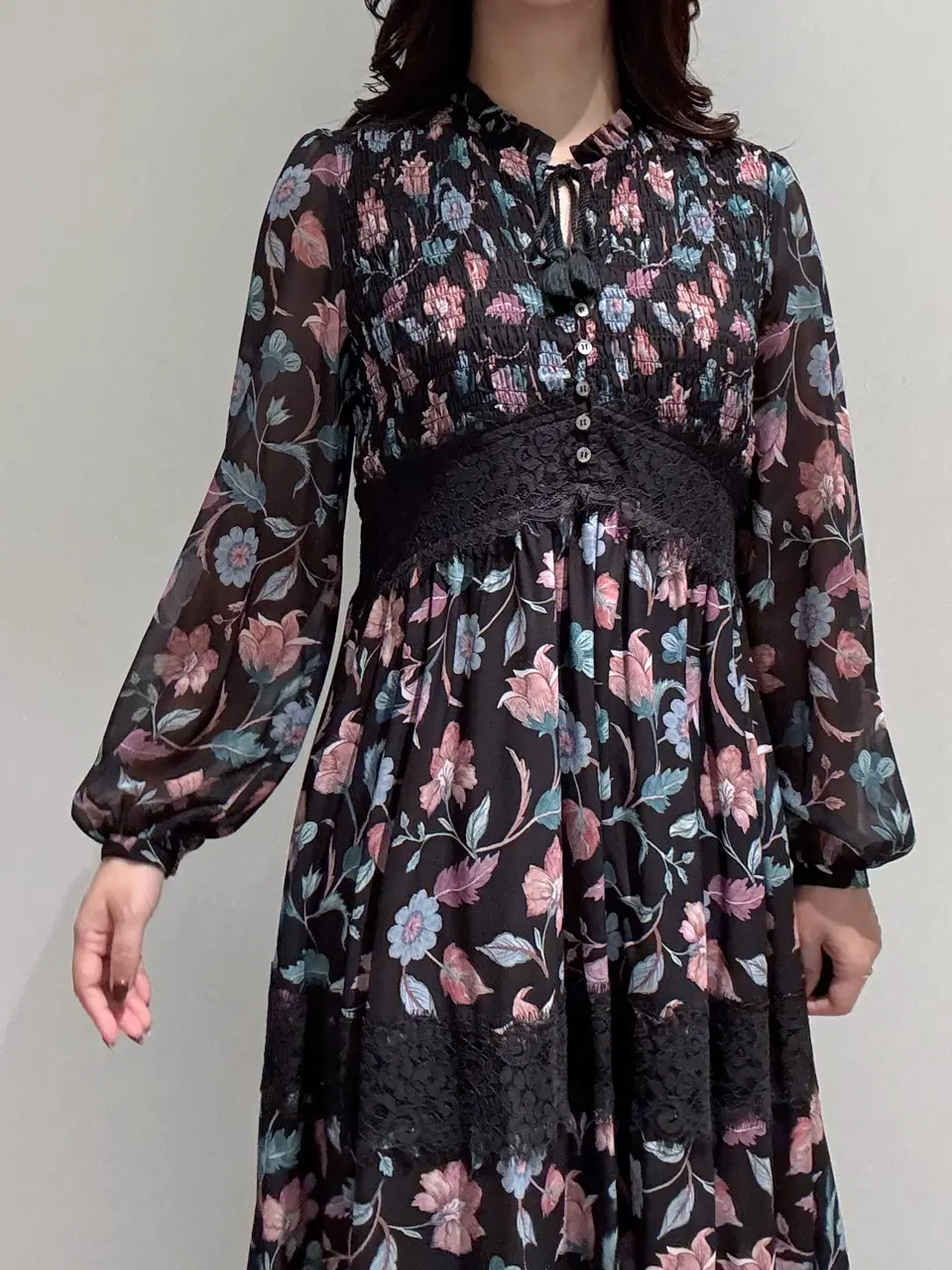 GRACE CONTINENTAL MOMOKO コーディネート画像