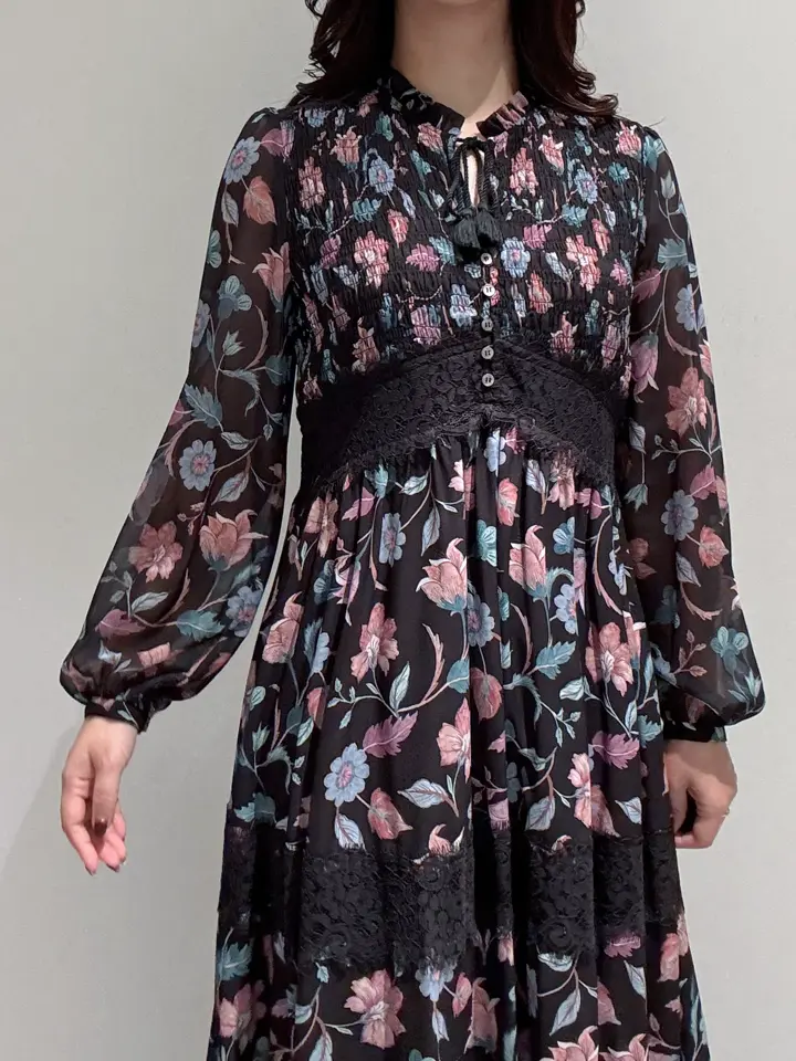 GRACE CONTINENTAL MOMOKO コーディネート画像