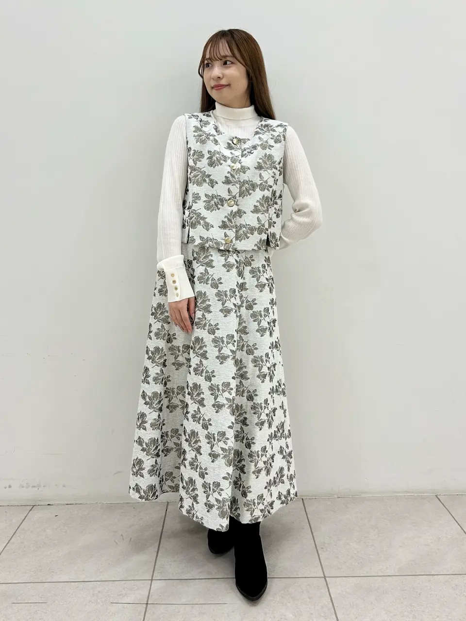 GRACE CONTINENTAL Miu Akamatsu コーディネート画像