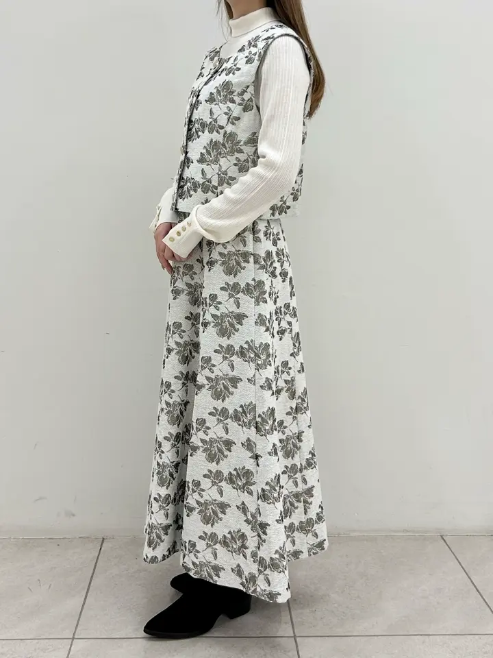 GRACE CONTINENTAL Miu Akamatsu コーディネート画像