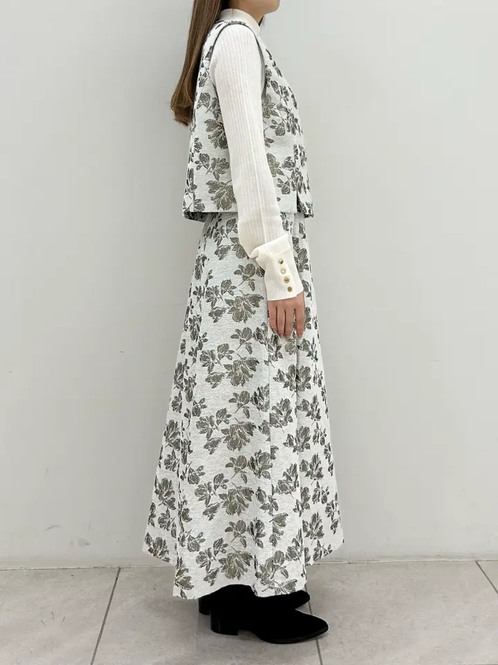 GRACE CONTINENTAL Miu Akamatsu コーディネート画像