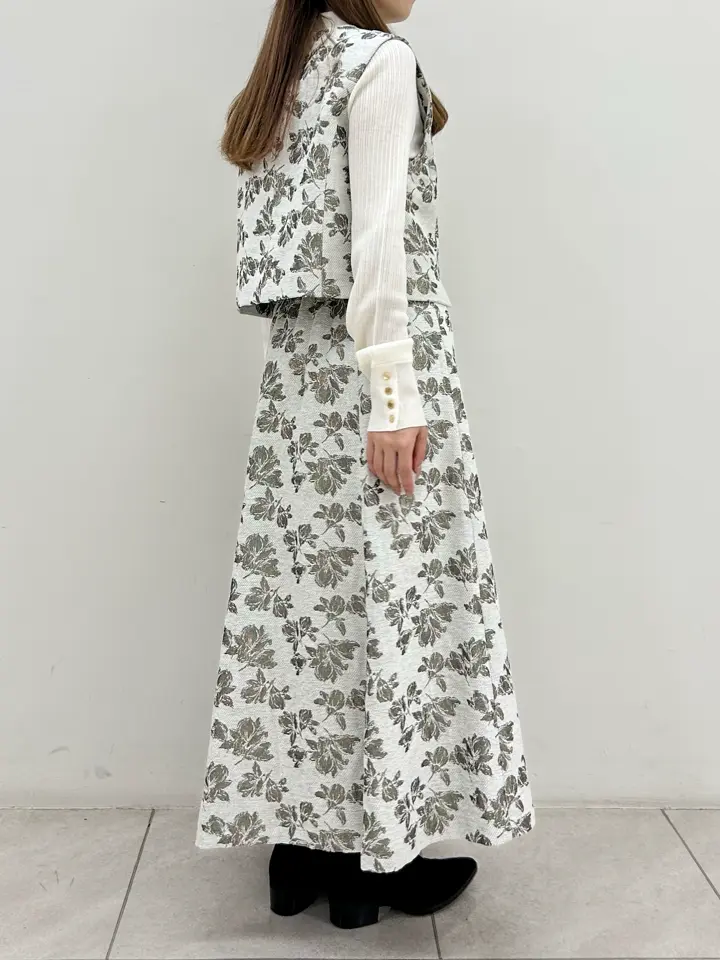 GRACE CONTINENTAL Miu Akamatsu コーディネート画像