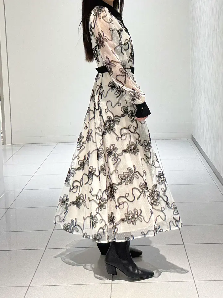 GRACE CONTINENTAL 王　宇キン コーディネート画像