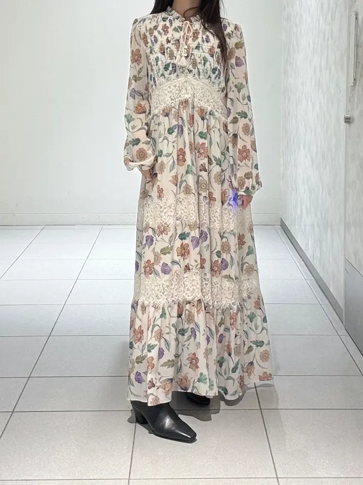 GRACE CONTINENTAL 王　宇キン コーディネート画像