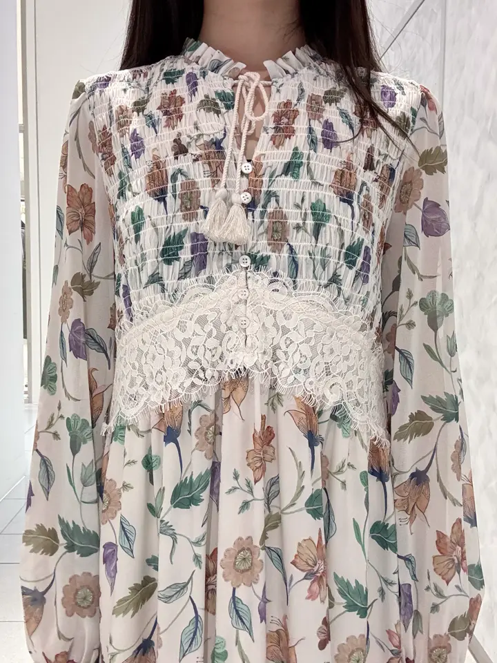 GRACE CONTINENTAL 王　宇キン コーディネート画像