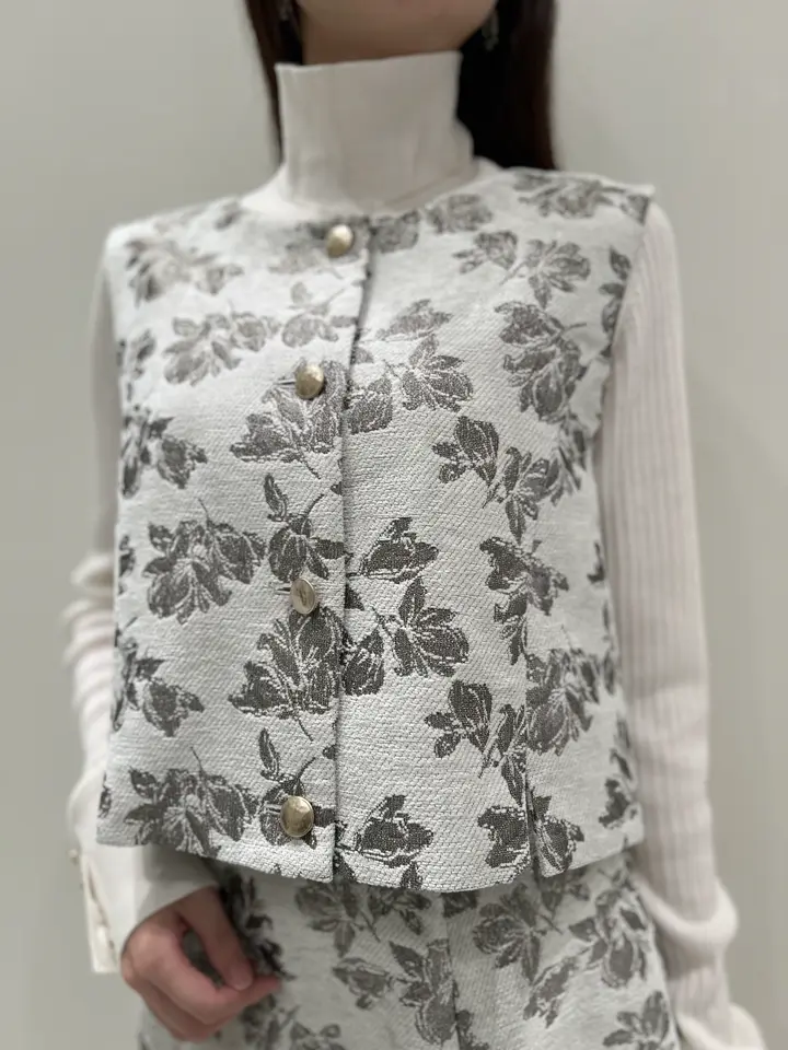 GRACE CONTINENTAL 若園　ひかり コーディネート画像