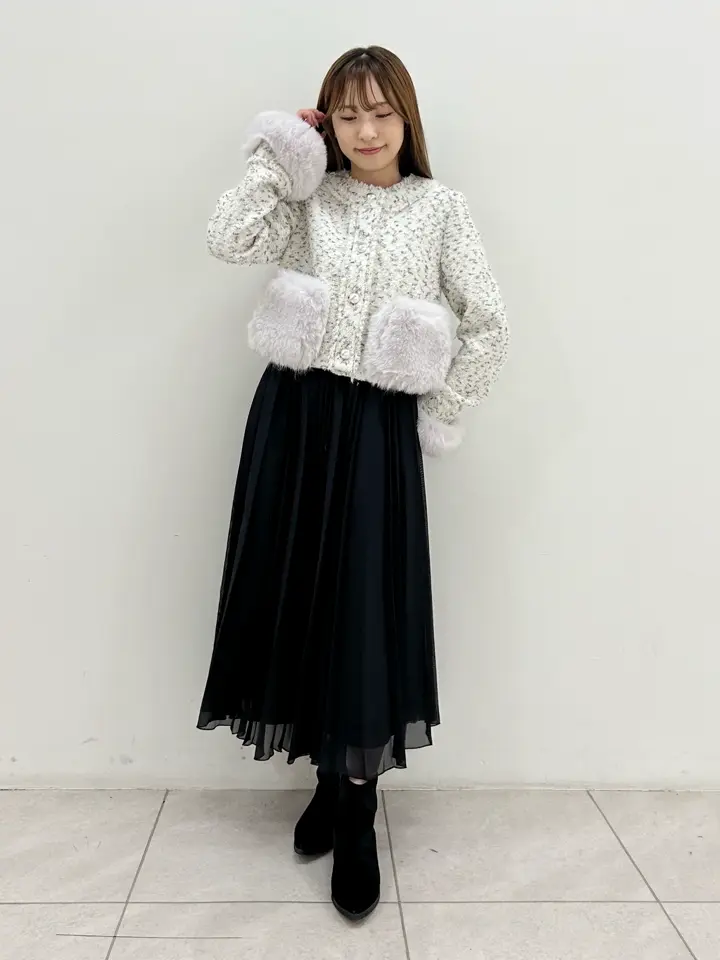 GRACE CONTINENTAL Miu Akamatsu コーディネート画像