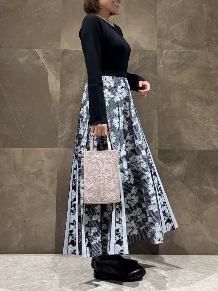 GRACE CONTINENTAL 穐山　香織 コーディネート画像