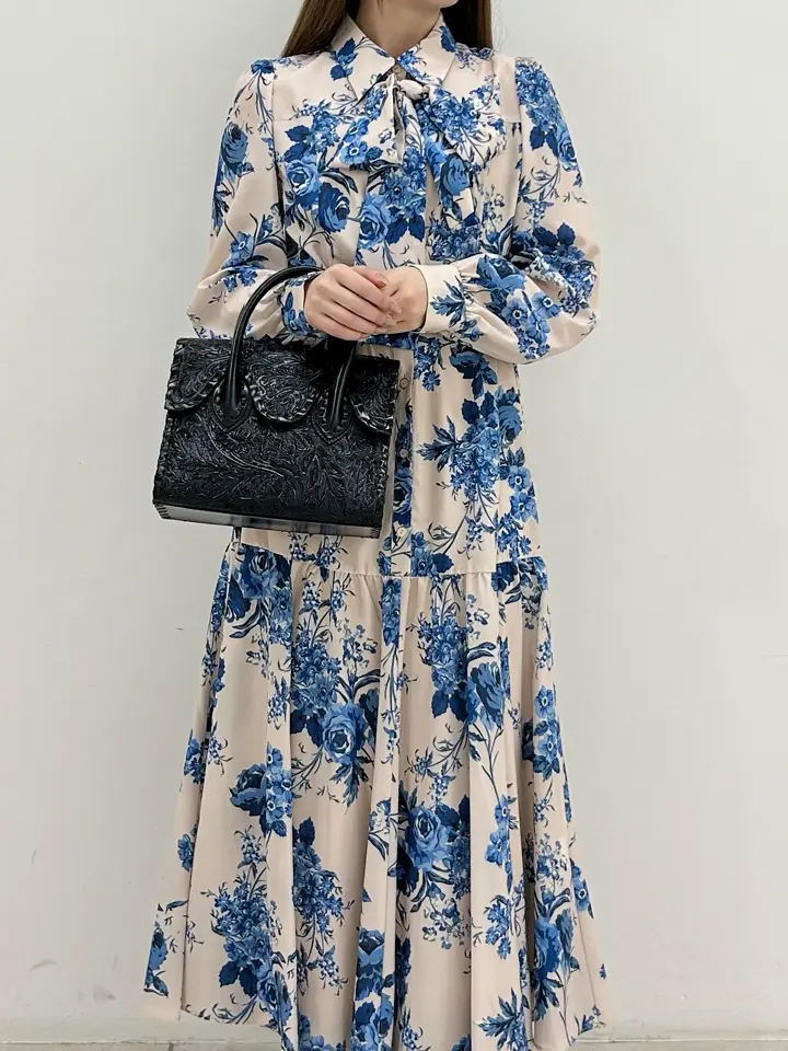 GRACE CONTINENTAL Miu Akamatsu コーディネート画像