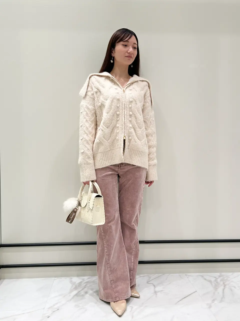  若園　ひかり コーディネート画像