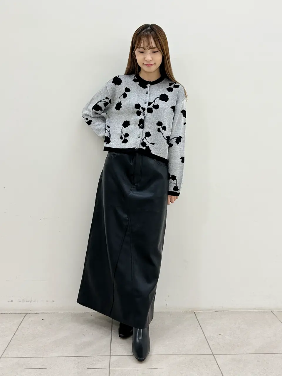 GRACE CONTINENTAL Miu Akamatsu コーディネート画像