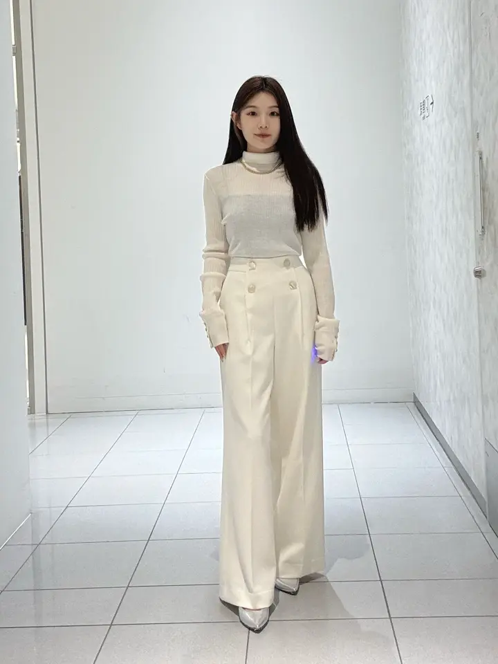 GRACE CONTINENTAL 王　宇キン コーディネート画像