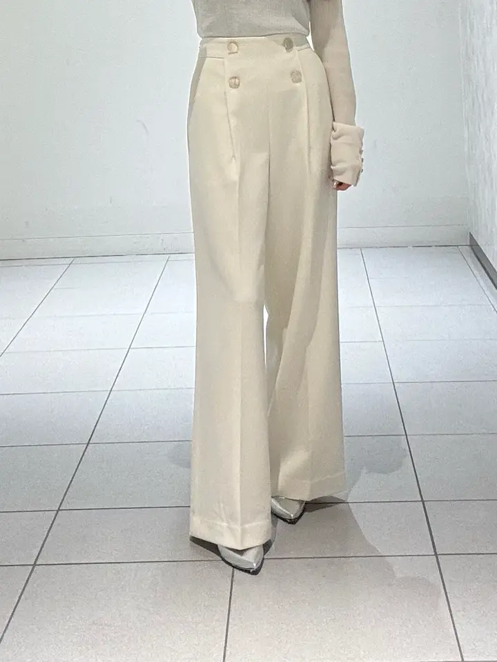 GRACE CONTINENTAL 王　宇キン コーディネート画像