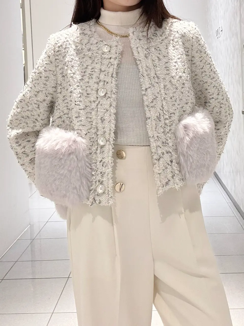 GRACE CONTINENTAL 王　宇キン コーディネート画像