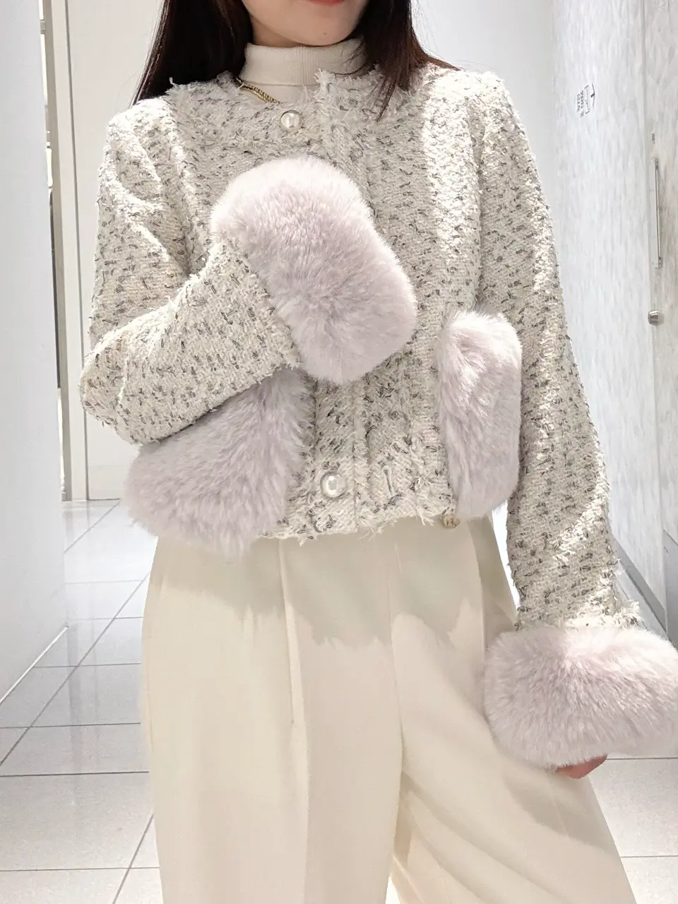 GRACE CONTINENTAL 王　宇キン コーディネート画像