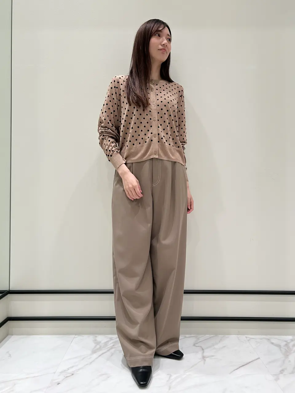  若園　ひかり コーディネート画像