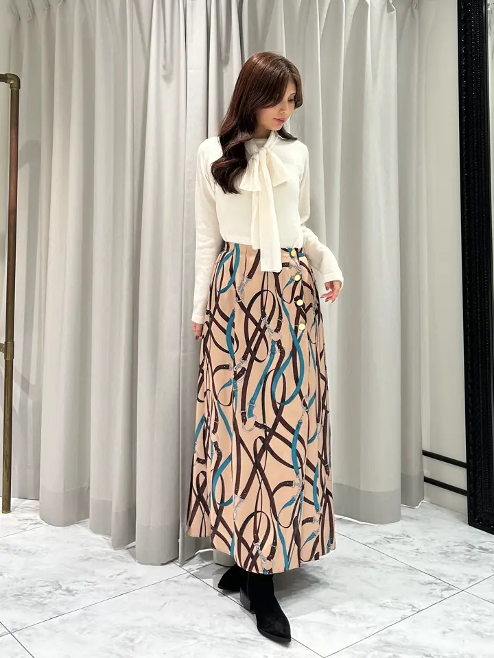 GRACE CONTINENTAL 志田　悠 コーディネート画像