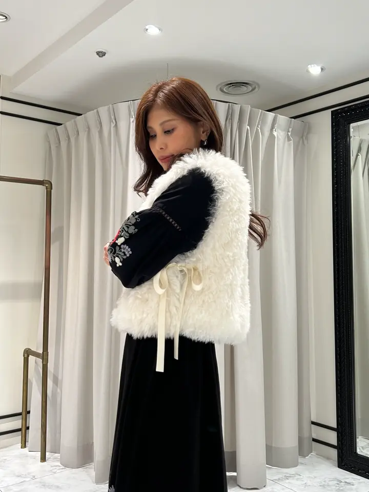 GRACE CONTINENTAL 志田　悠 コーディネート画像