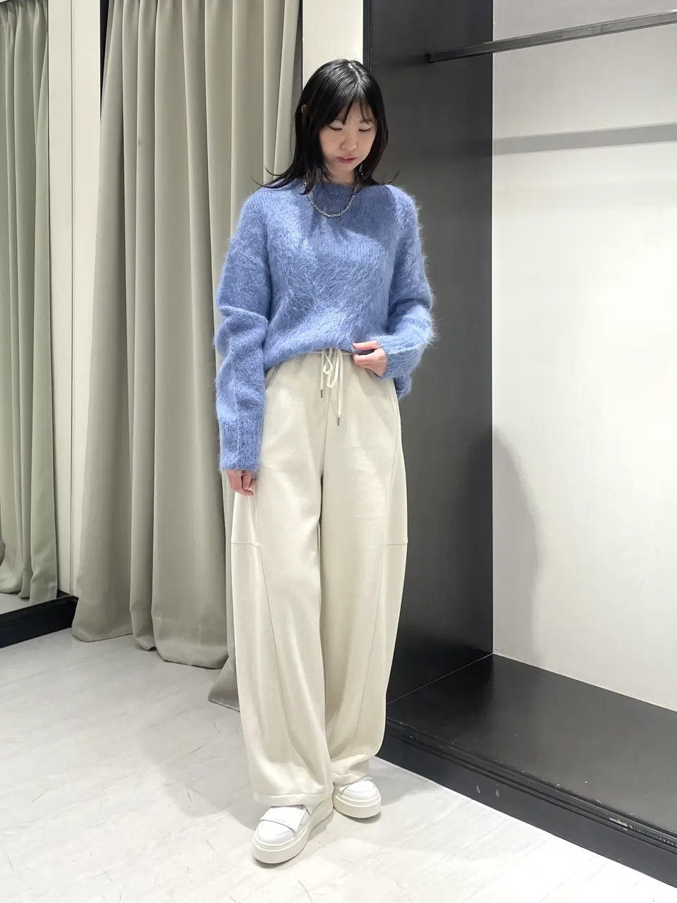  小林　莉子 コーディネート画像