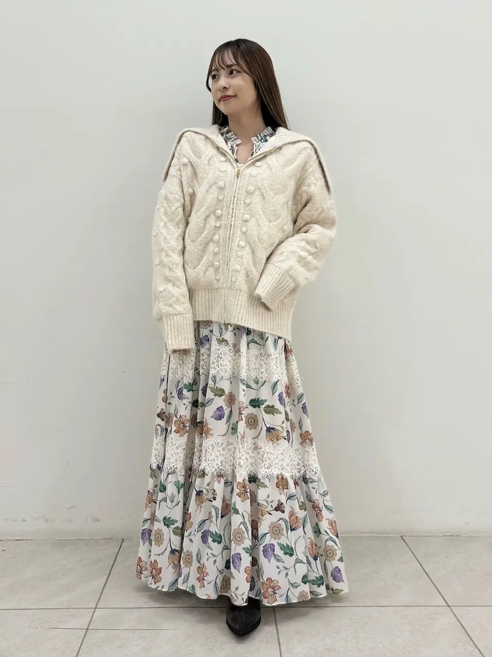 GRACE CONTINENTAL Miu Akamatsu コーディネート画像