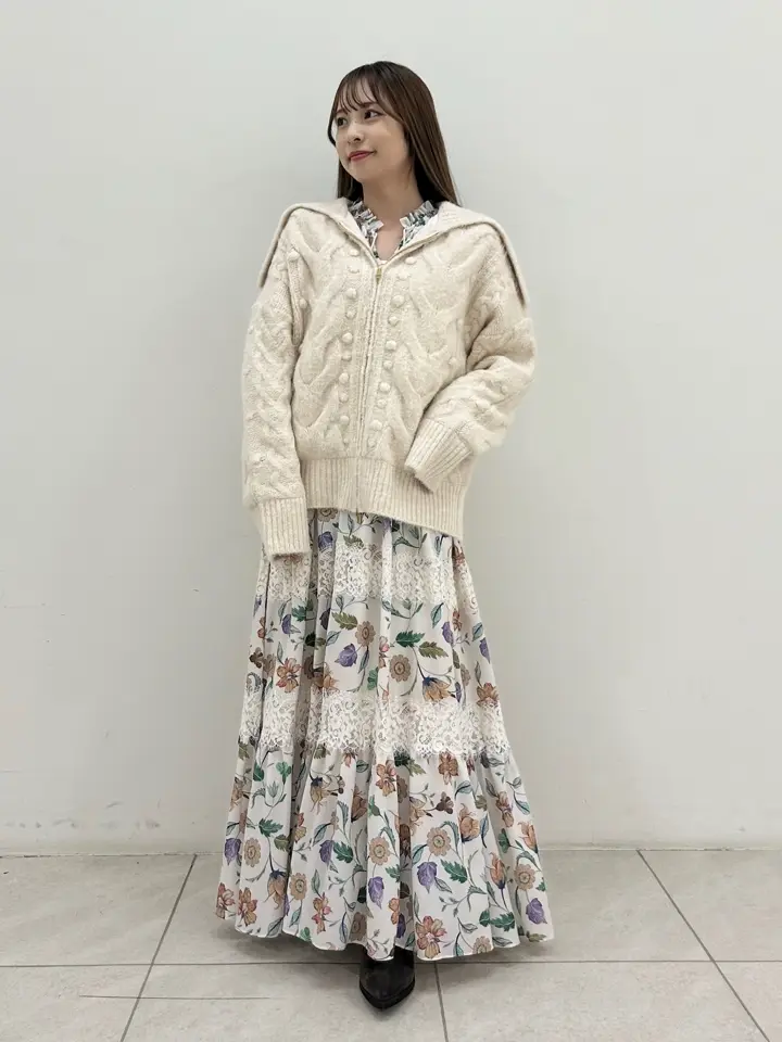 GRACE CONTINENTAL Miu Akamatsu コーディネート画像