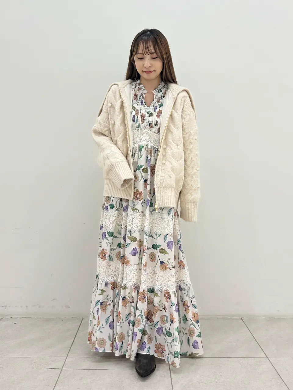 GRACE CONTINENTAL Miu Akamatsu コーディネート画像