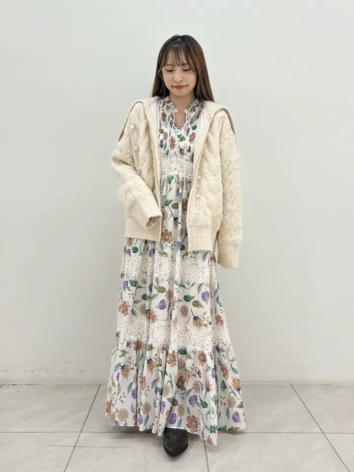 GRACE CONTINENTAL Miu Akamatsu コーディネート画像