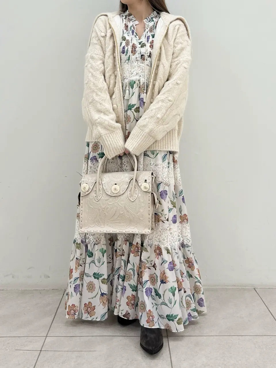 GRACE CONTINENTAL Miu Akamatsu コーディネート画像