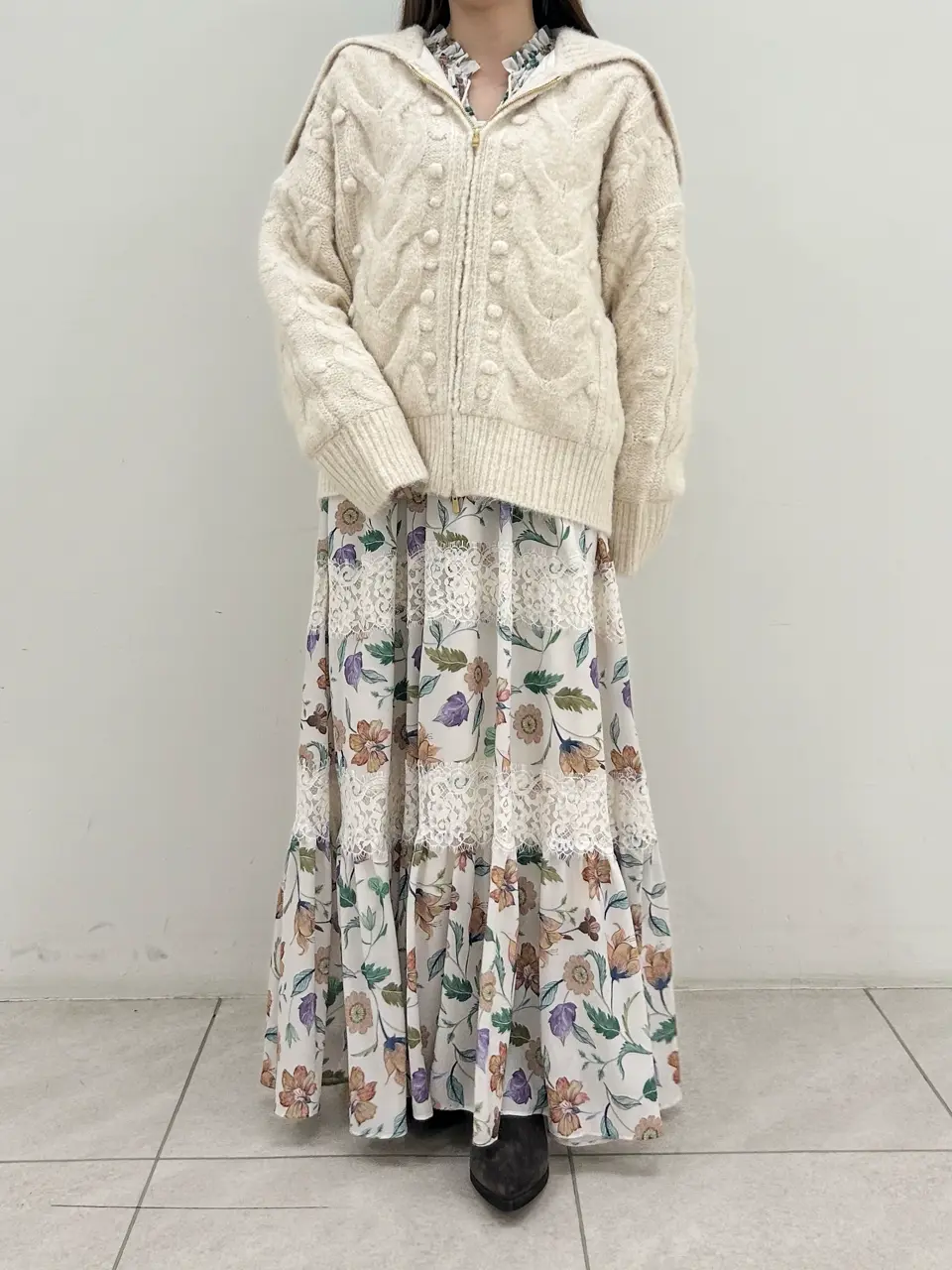 GRACE CONTINENTAL Miu Akamatsu コーディネート画像