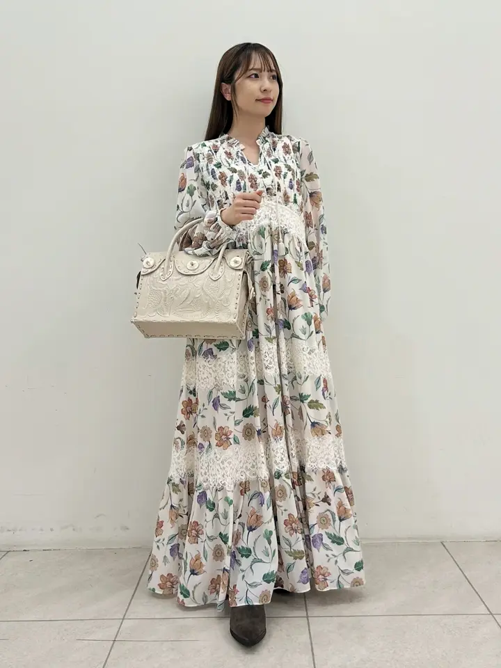 GRACE CONTINENTAL Miu Akamatsu コーディネート画像