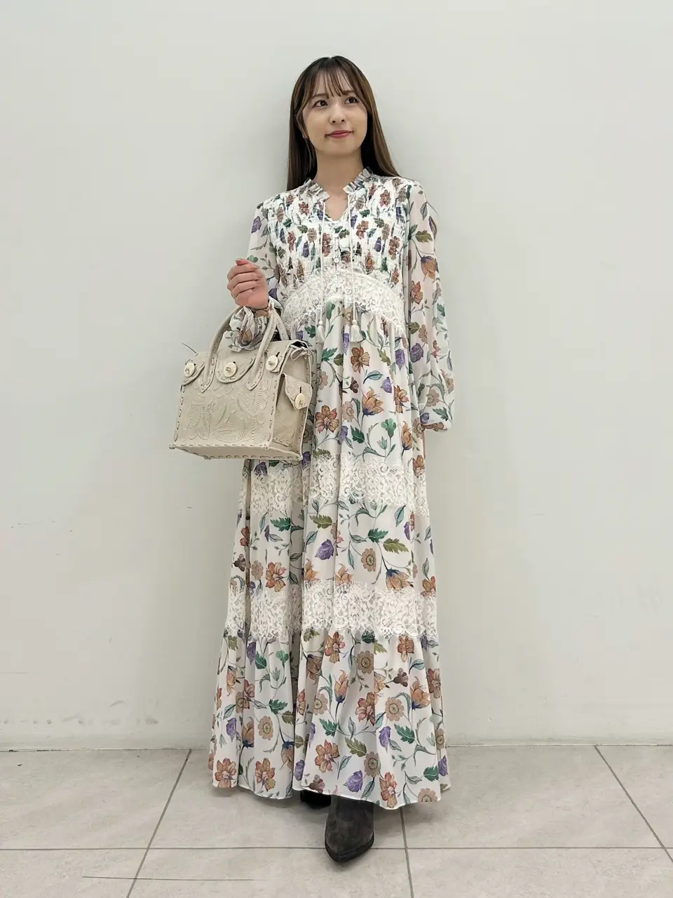 GRACE CONTINENTAL Miu Akamatsu コーディネート画像