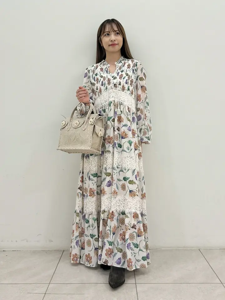 GRACE CONTINENTAL Miu Akamatsu コーディネート画像