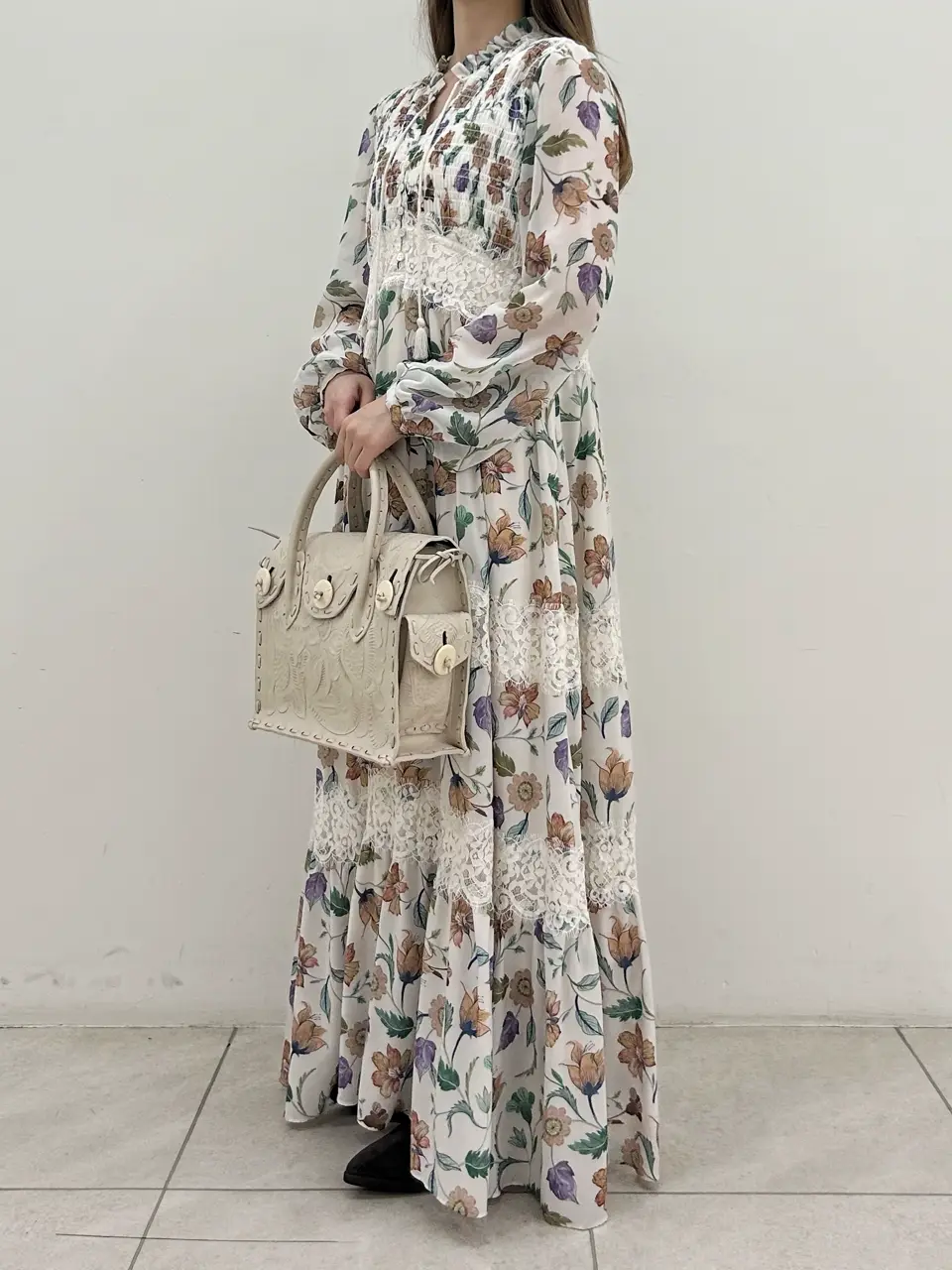 GRACE CONTINENTAL Miu Akamatsu コーディネート画像