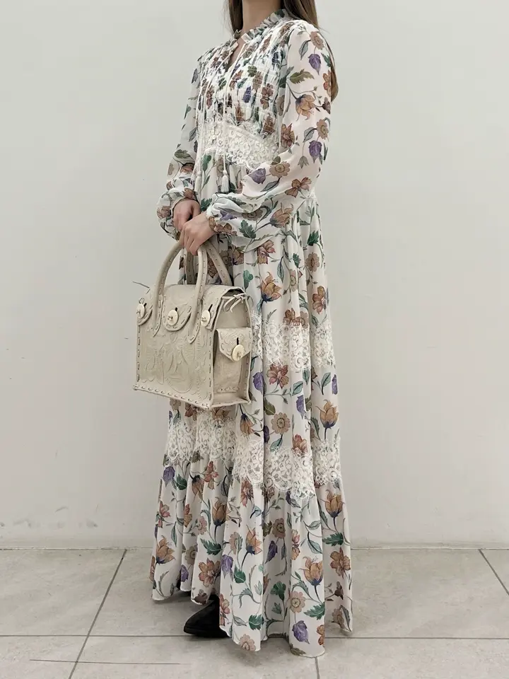 GRACE CONTINENTAL Miu Akamatsu コーディネート画像