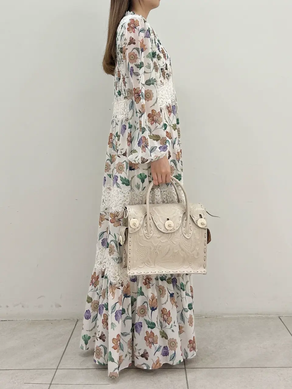 GRACE CONTINENTAL Miu Akamatsu コーディネート画像