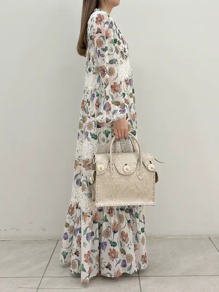 GRACE CONTINENTAL Miu Akamatsu コーディネート画像