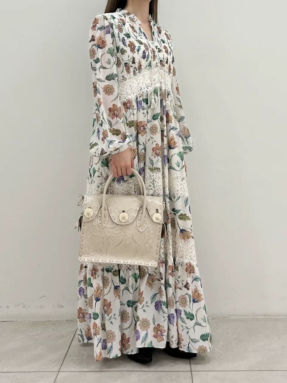 GRACE CONTINENTAL Miu Akamatsu コーディネート画像