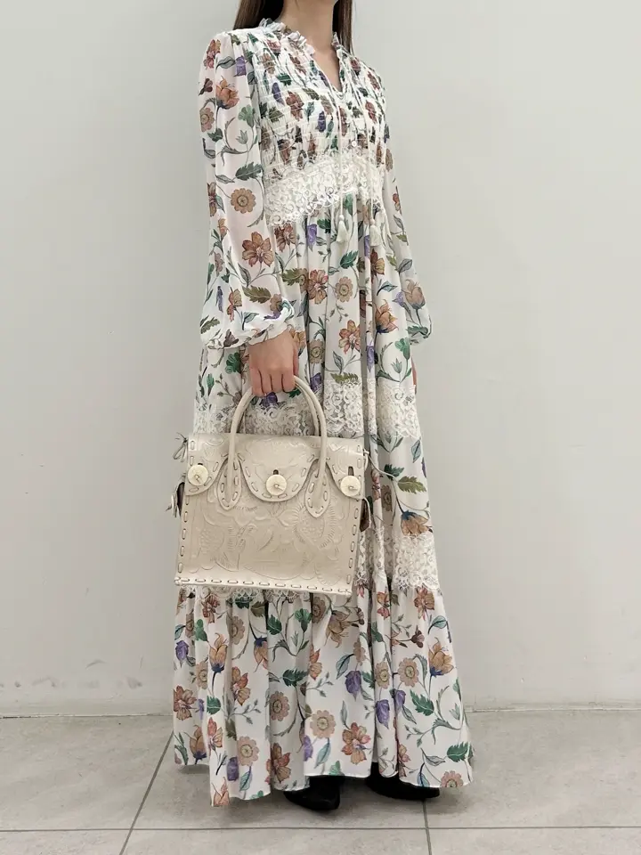 GRACE CONTINENTAL Miu Akamatsu コーディネート画像